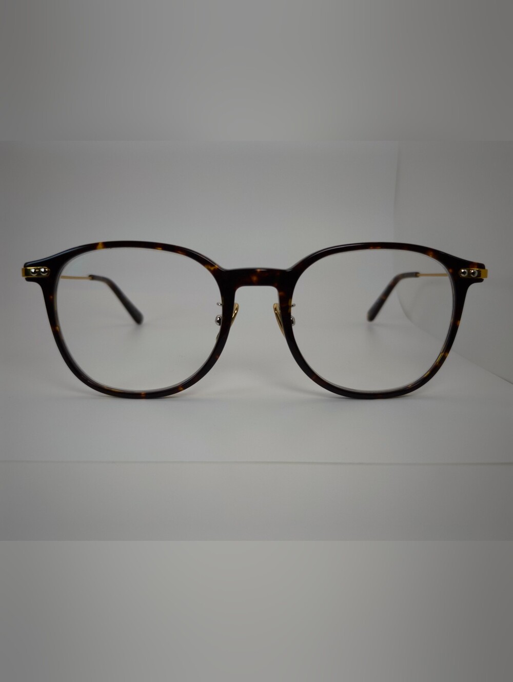 Hollis. Classic Tortoiseshell Round Men’s Eyeglasses.